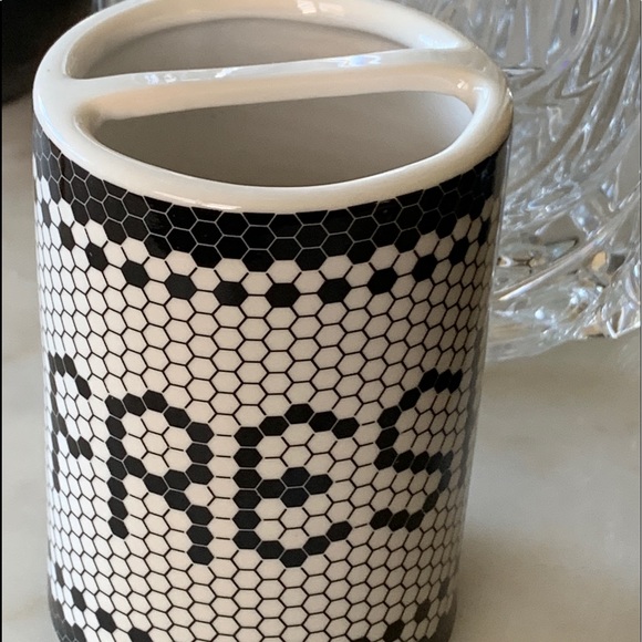 Kassatex Bath Kassatex Black Ivory Mosaic Retro Bathroom Fresh Toothbrush Holder New Poshmark